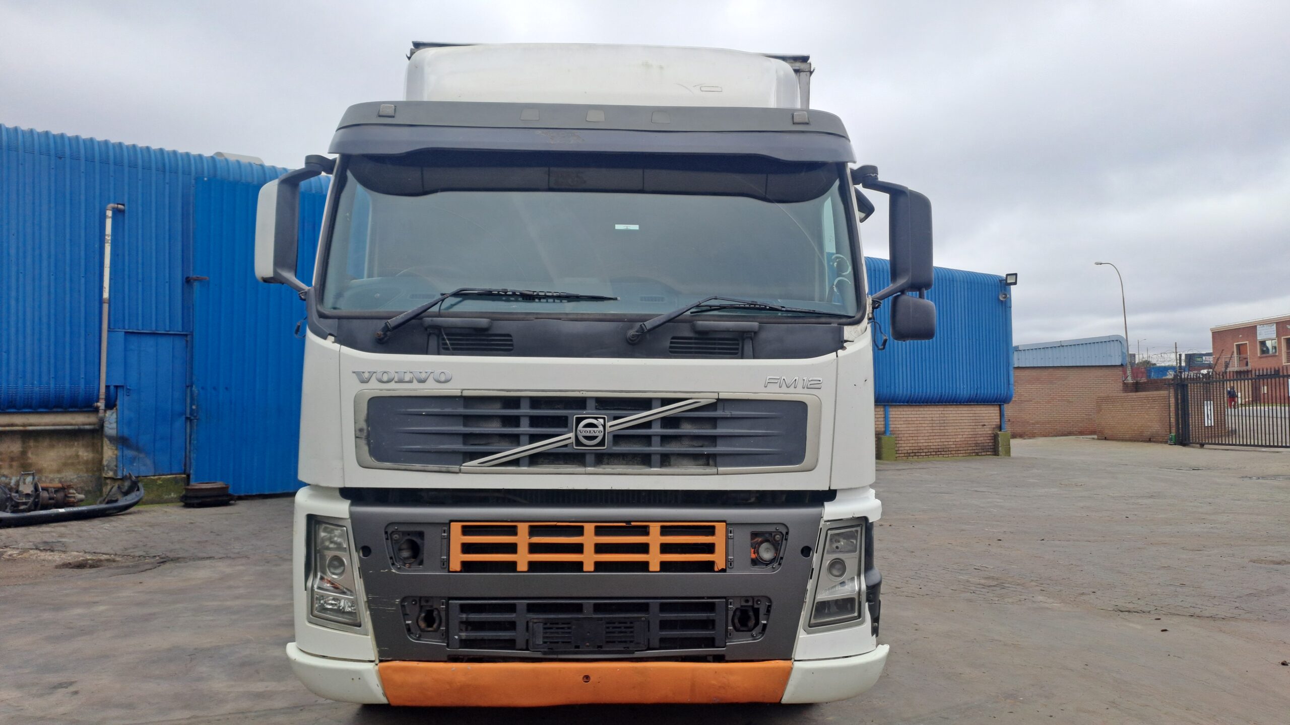 Volvo FM12-420 2004 4x2 Truck Tractor
