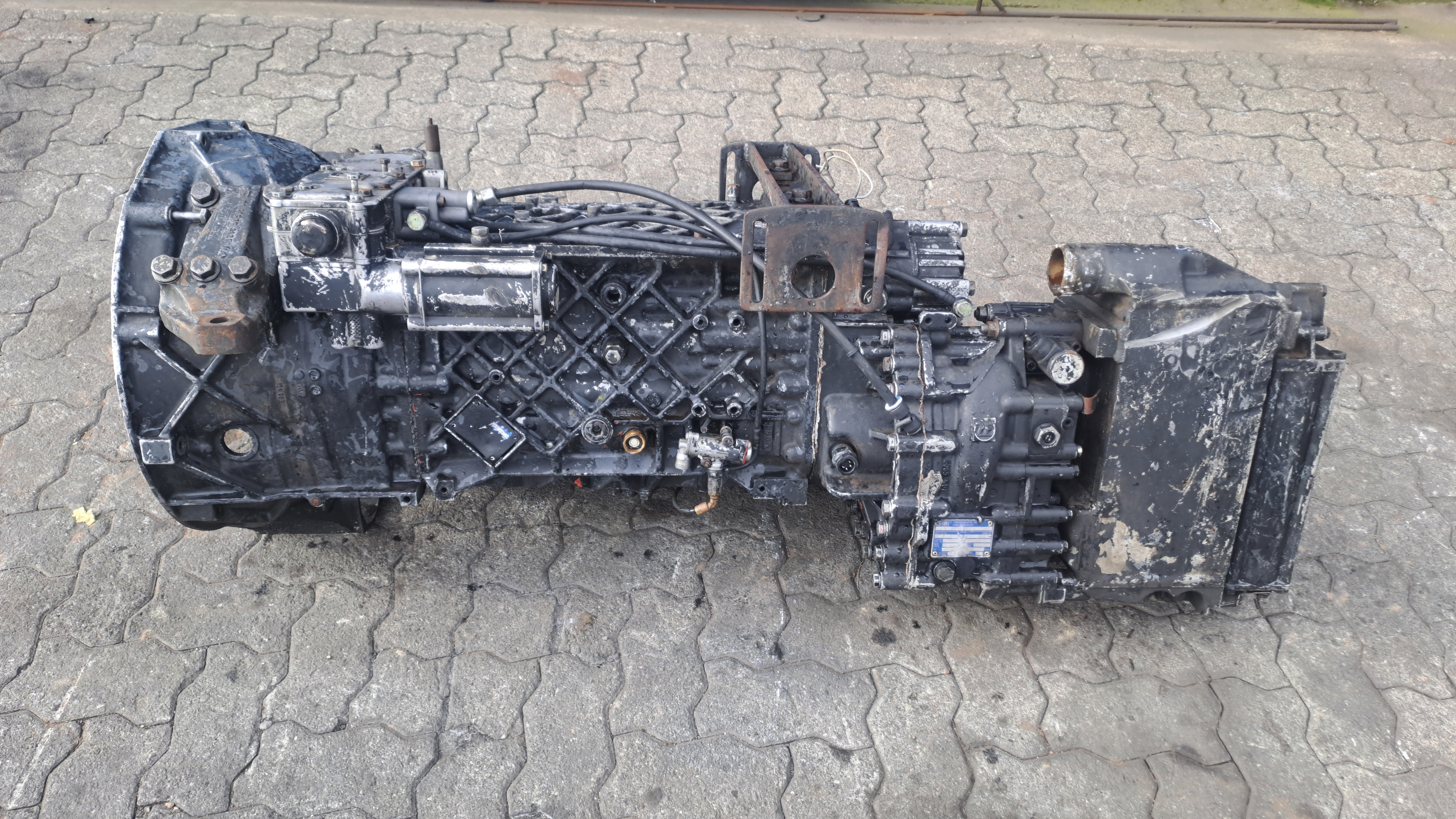 ZF 16S221 Gearbox