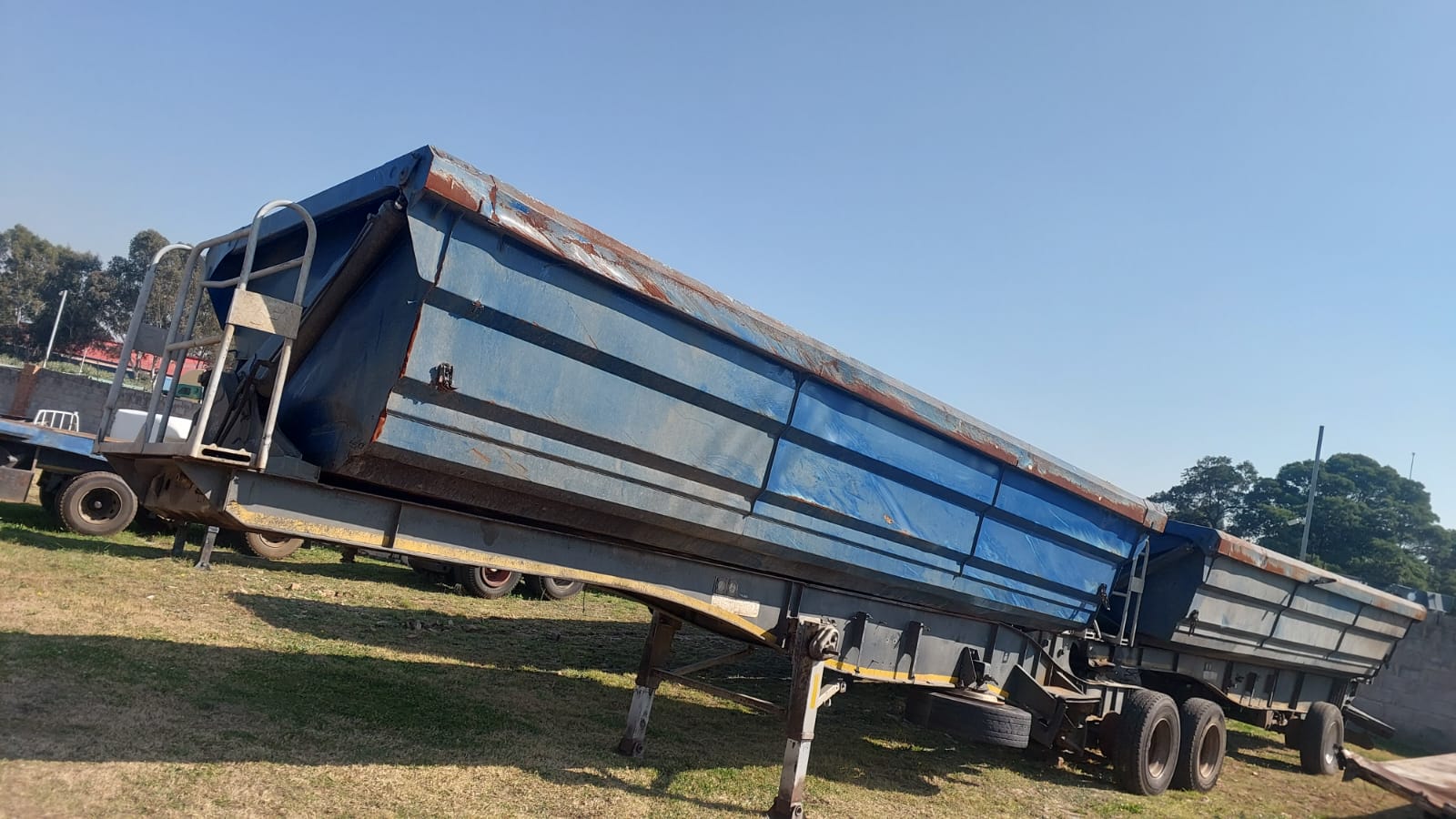 SA Truck Bodies Double Axle Side Tipper Super Link